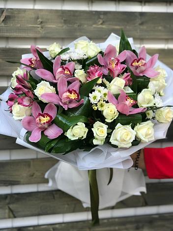 Букет цветов из: Розы и Хризантемы в Дьяченково