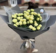 Букет Белые кустовые розы Солинеро в Дьяченково